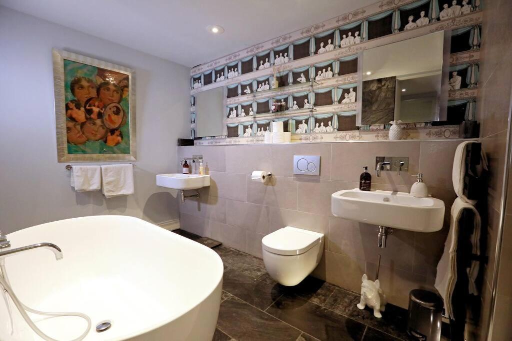 Elegant Norwich Apartment In The Lanes W Parking Εξωτερικό φωτογραφία